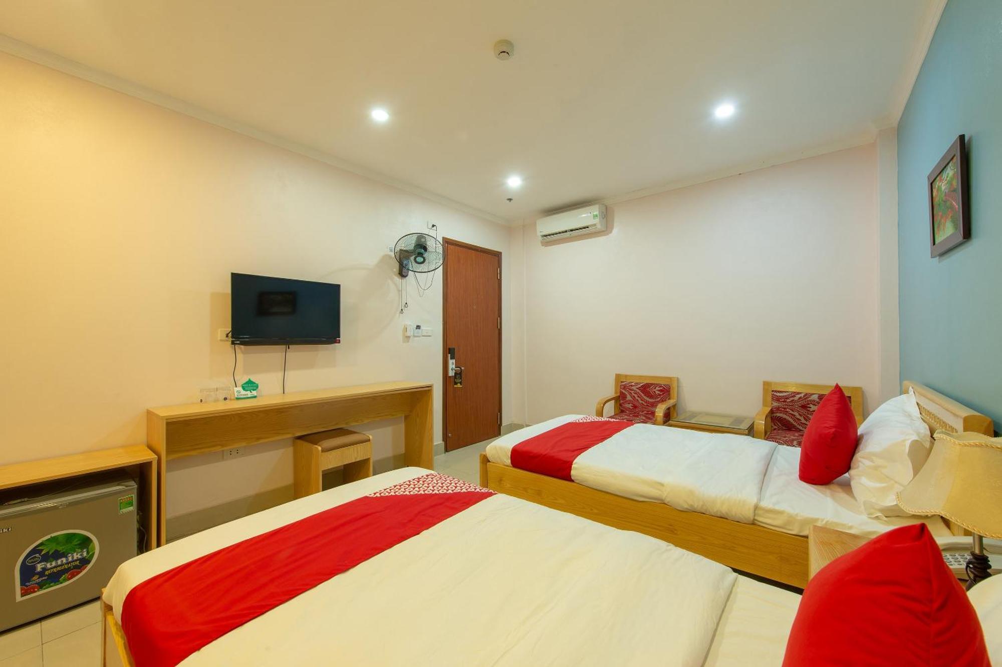 Capital O 417 Truong Son Hotel Hanoi Dış mekan fotoğraf