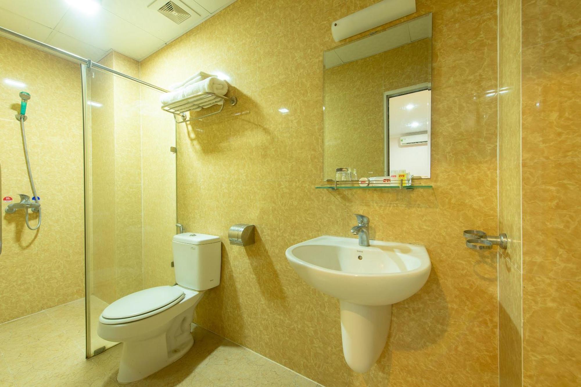 Capital O 417 Truong Son Hotel Hanoi Dış mekan fotoğraf